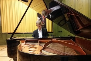 Молодий піаніст з Прикарпаття переміг на міжнародному конкурсі у Швейцарії 